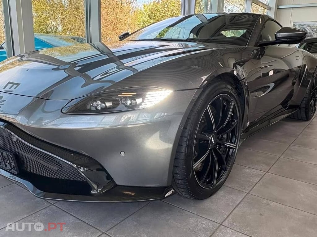Aston Martin Vantage Coupé V8