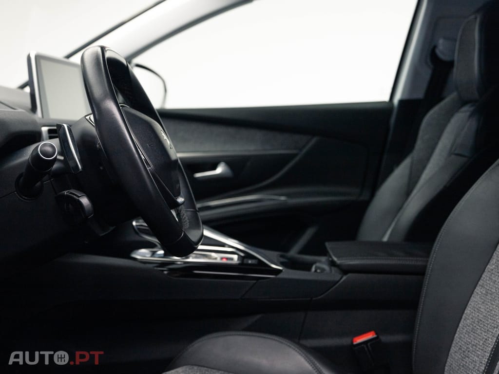 Peugeot 5008 1.5 BlueHDi Allure EAT8