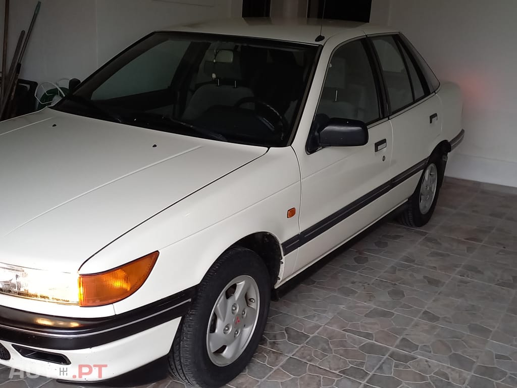 Mitsubishi Lancer 1.5 glx