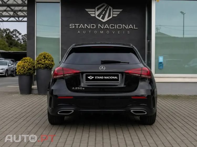 Mercedes-Benz A 250 e AMG Line