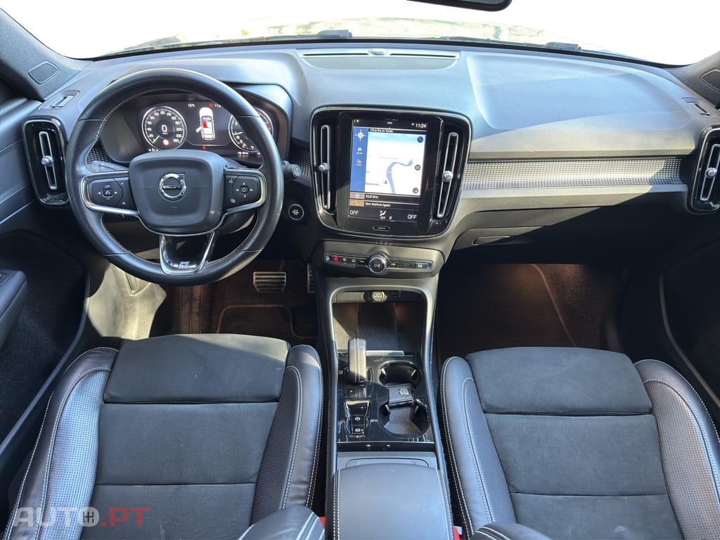 Volvo XC40 2.0 T4 R-Design