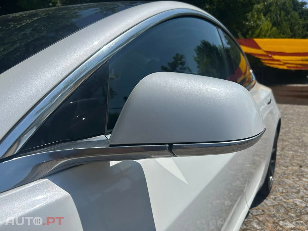 Tesla Model 3 SR Plus