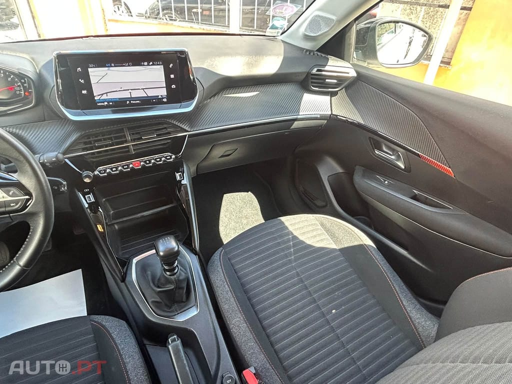Peugeot 208 1.2 Pure Tech Style- Gasolina