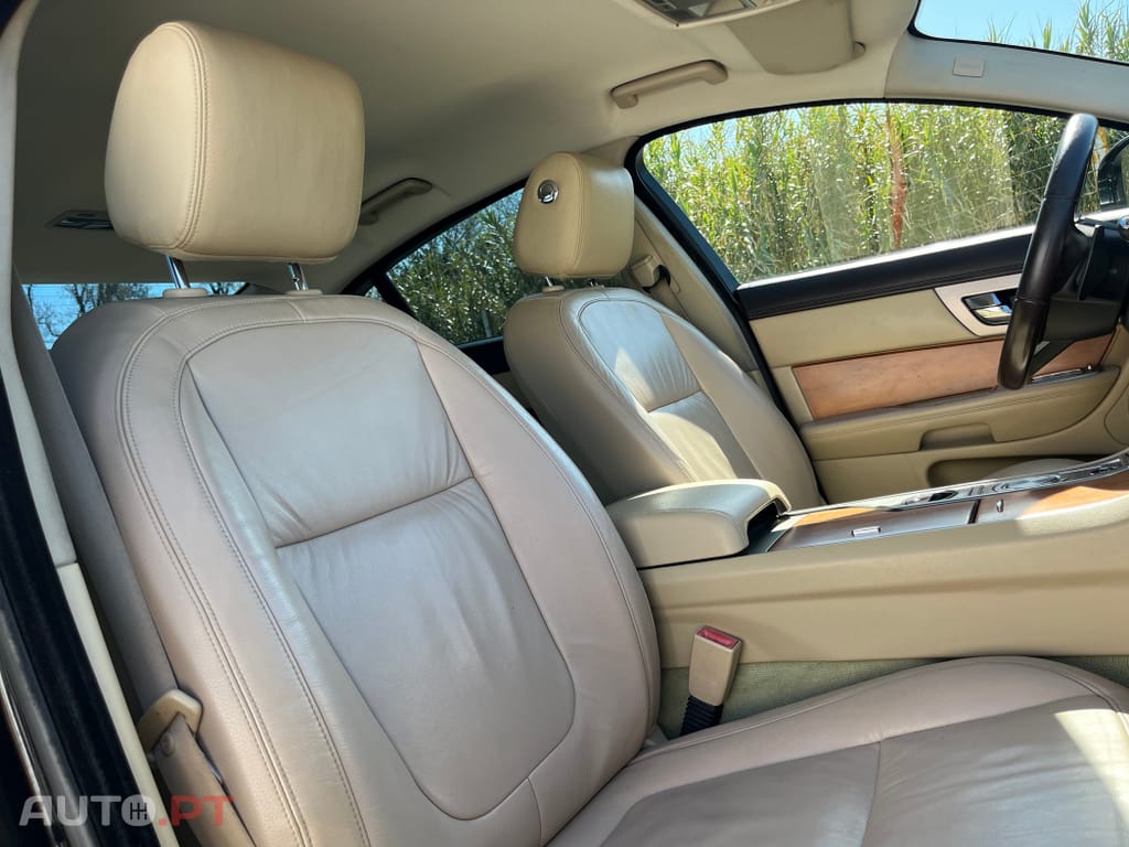 Jaguar XF 3.0 D V6 Premium Luxury