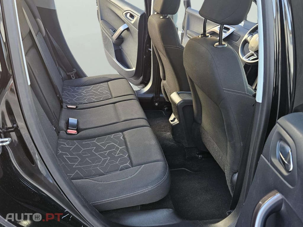 Peugeot 2008 1.2 PureTech Shine Style