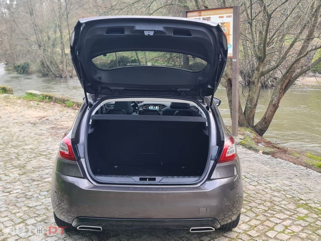 Peugeot 308 1.6 BlueHDi Allure J17