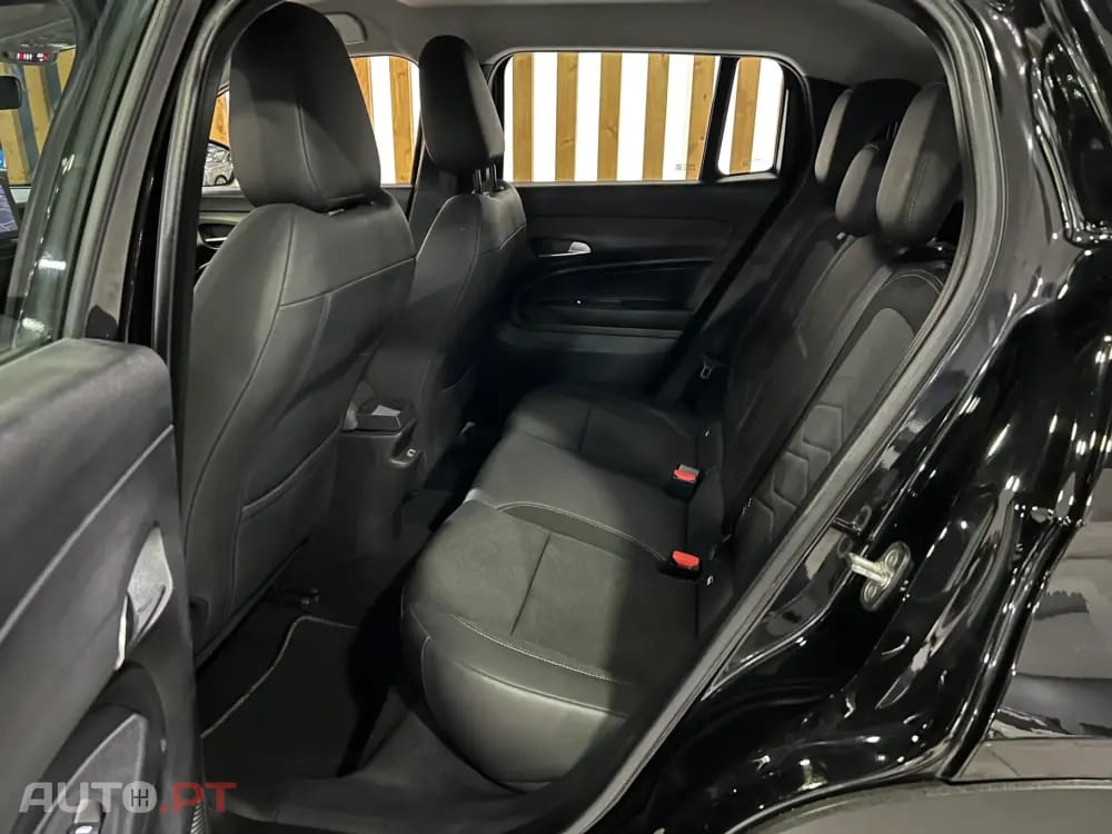 Jeep Avenger 1.2 GSE T3 Altitude