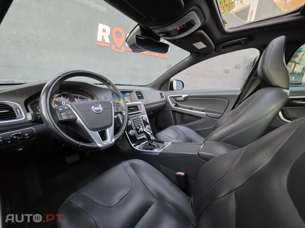 Volvo V60 Cross Country 2.0 D3 Summum Geartronic