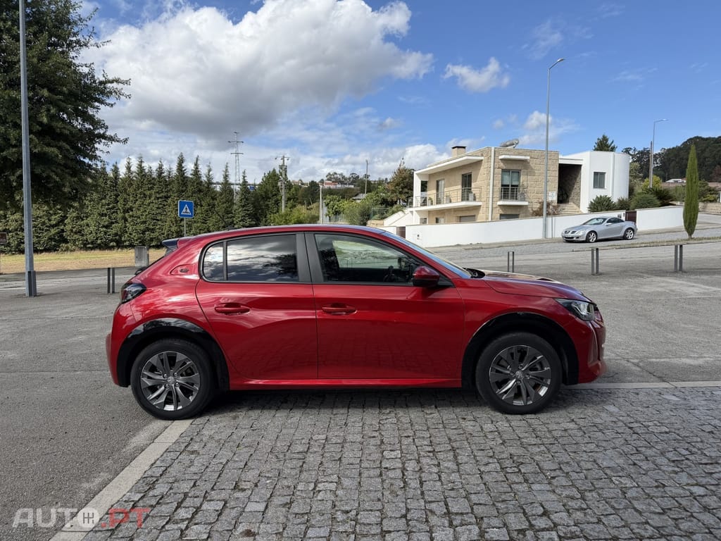 Peugeot E-208 50 kWh Allure