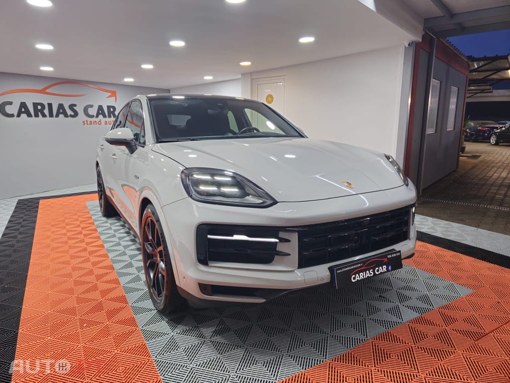 Porsche Cayenne E-Hybrid Black Edition