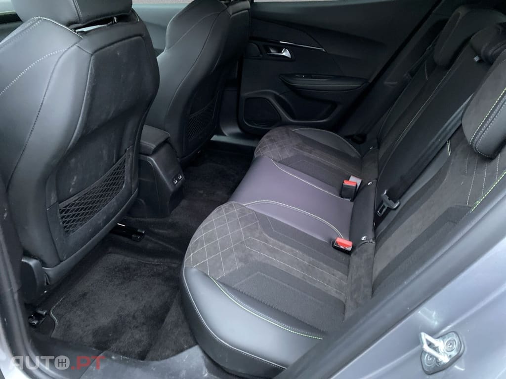 Peugeot E-2008 I.V.A DEDUTÍVEL GT