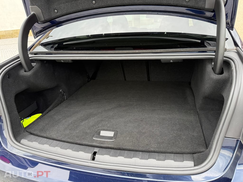 BMW 330 e Corporate Edition Auto