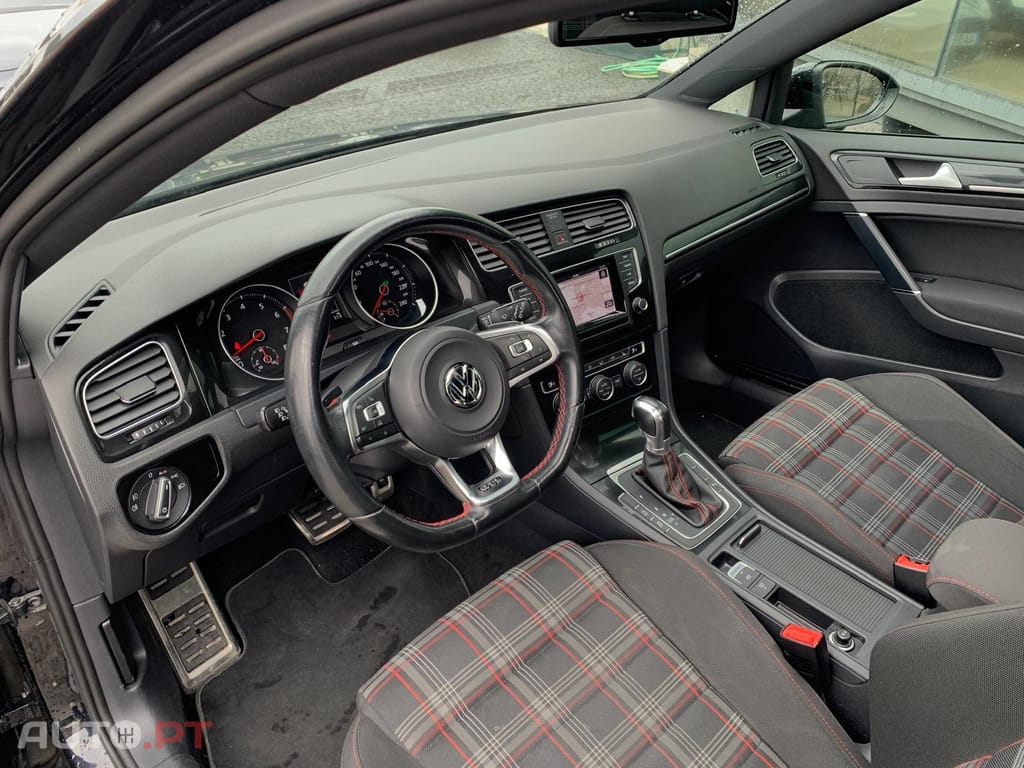 Volkswagen Golf 2.0 TSi GTi DSG Performance