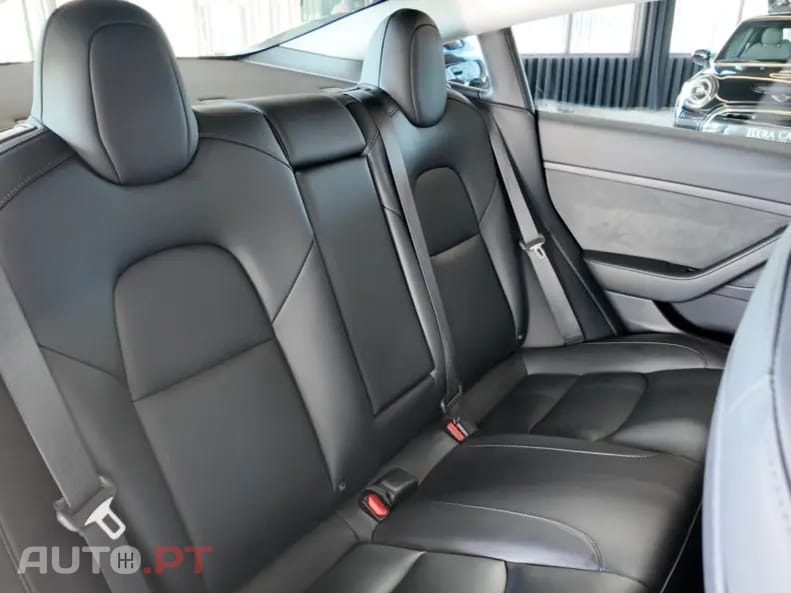 Tesla Model 3 Standard Range Plus RWD