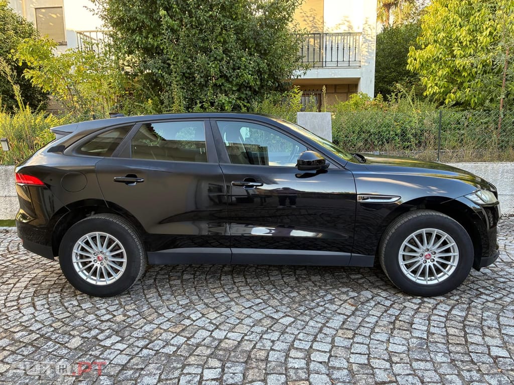 Jaguar F-Pace 2.0D 180HP PURE AUTO
