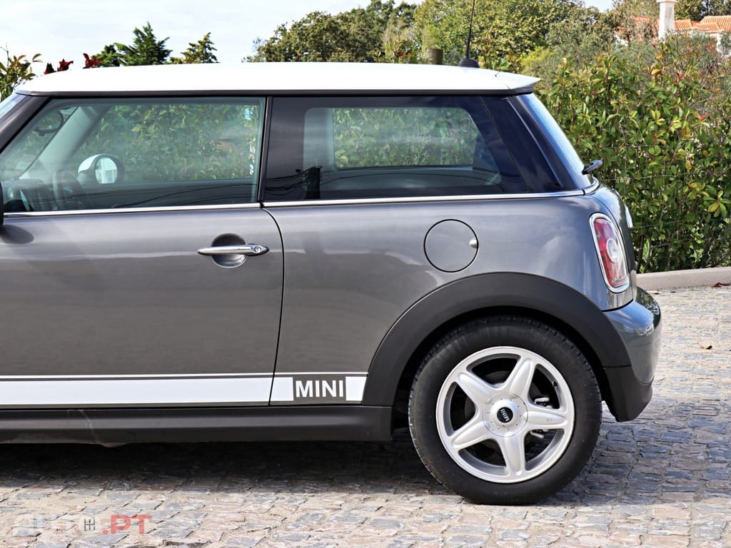 MINI Cooper Cooper D
