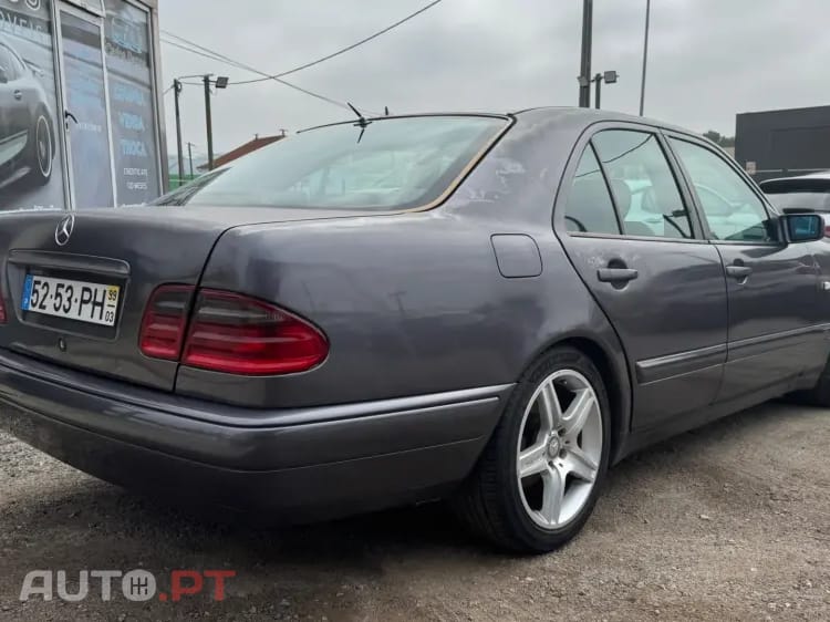 Mercedes-Benz E 220 CDI Classic