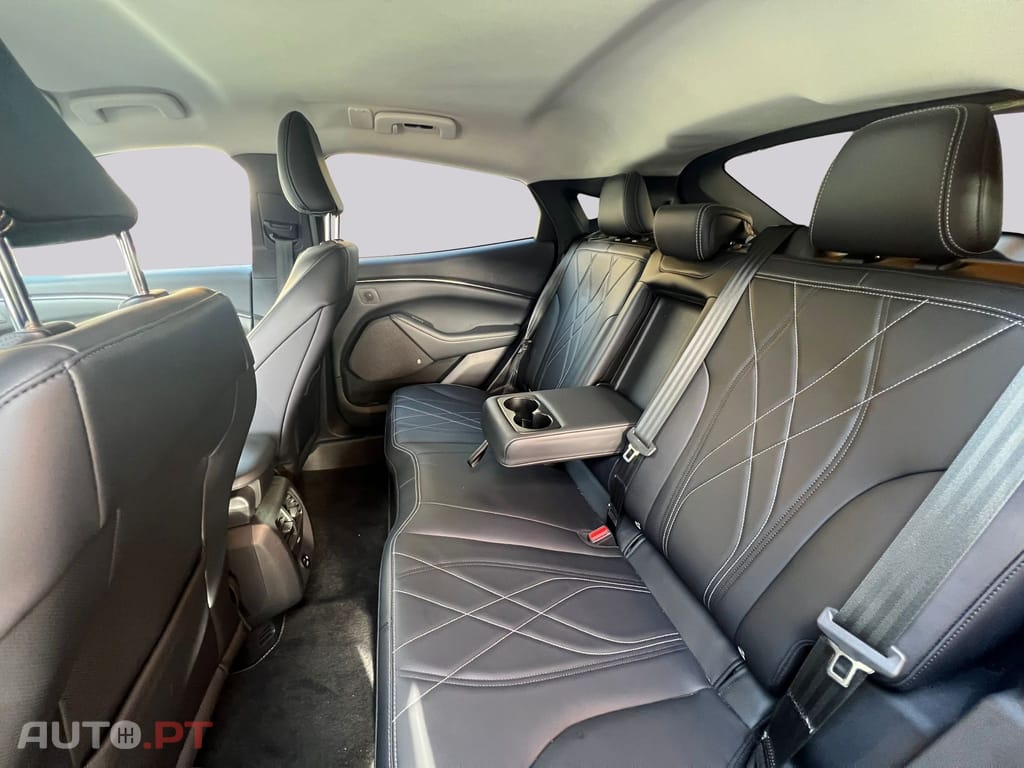 Ford Mustang Mach-E 75.7 kWh Premium AWD