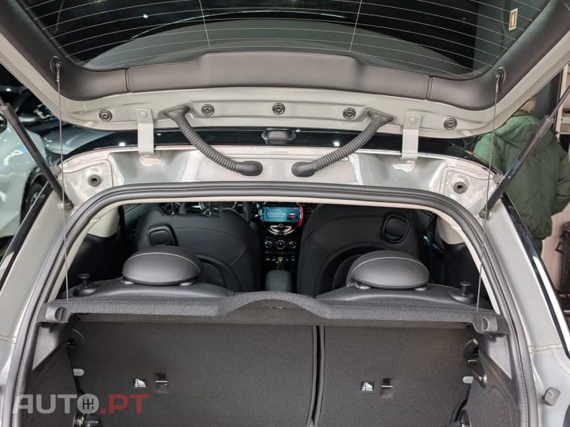 MINI Cooper Cooper SE Premium Extra Essential