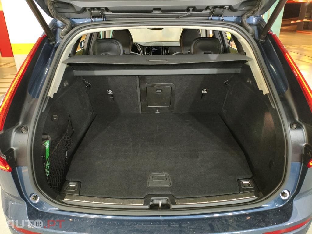 Volvo XC60 2.0 T6 PHEV Core AWD