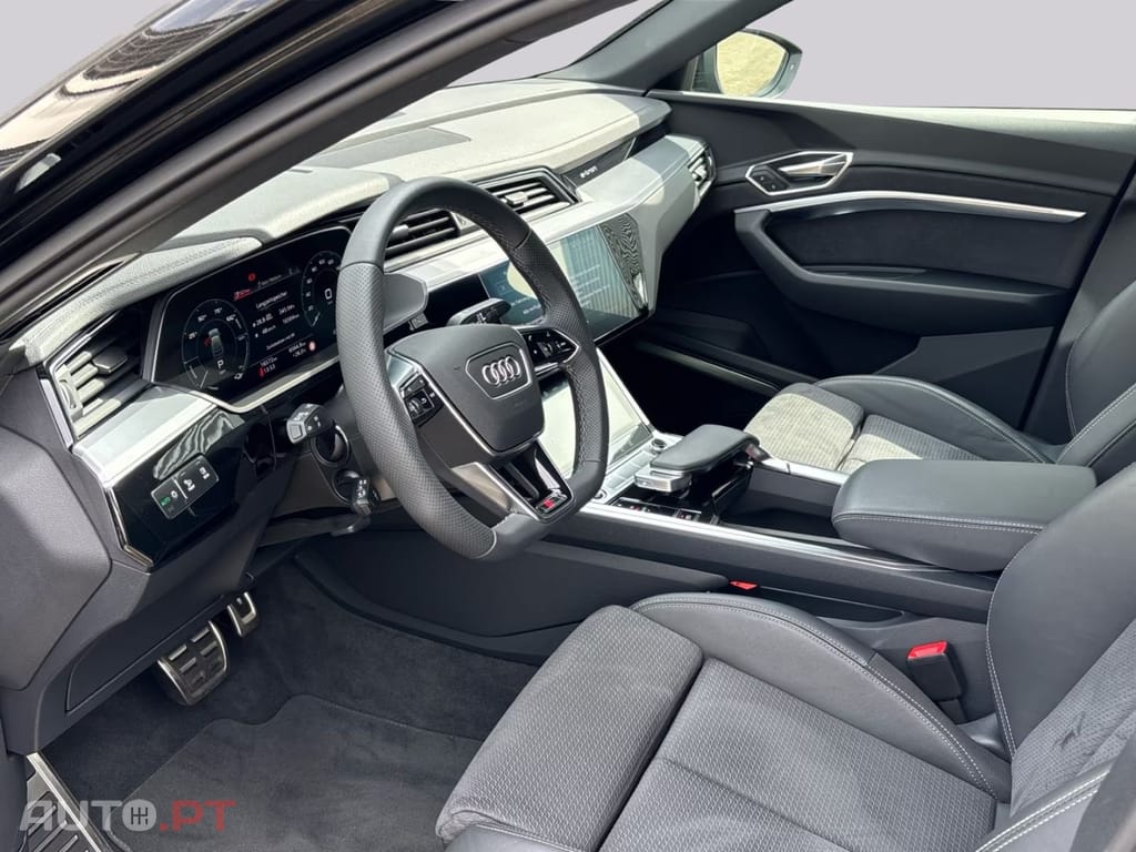 Audi Q8 E-Tron 55 S line quattro 