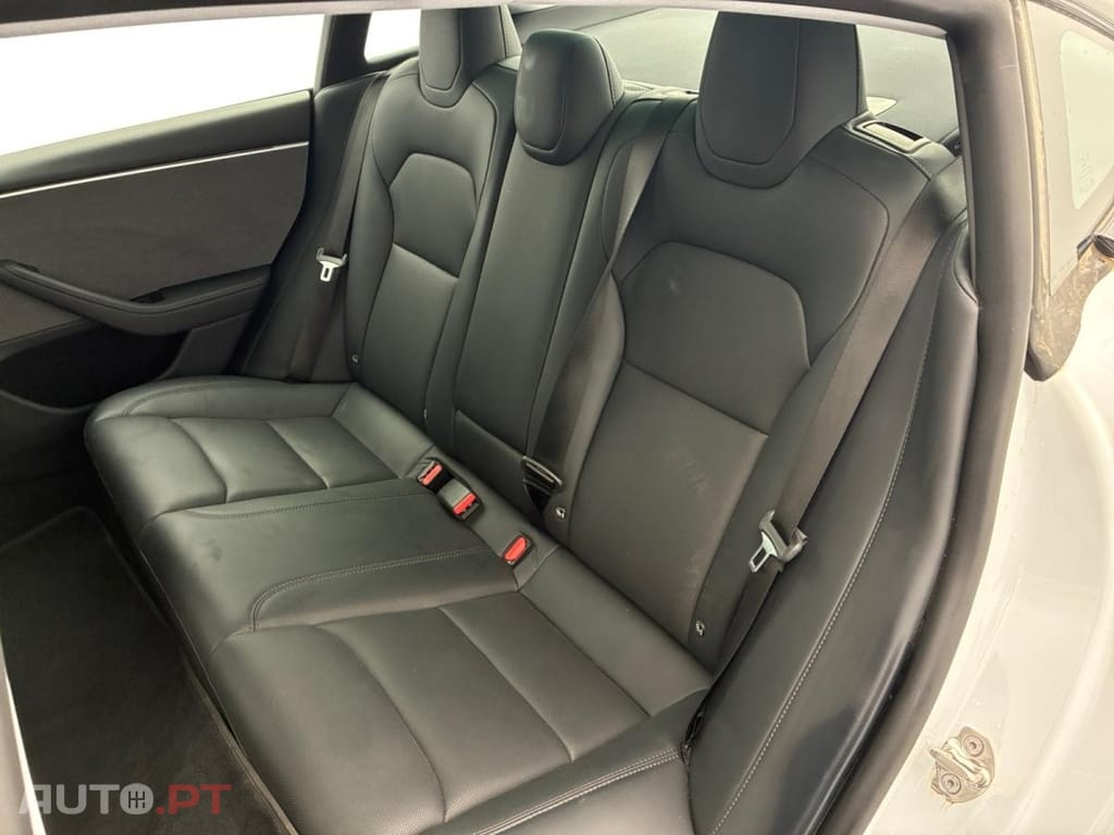 Tesla Model 3 Standard Range Plus RWD