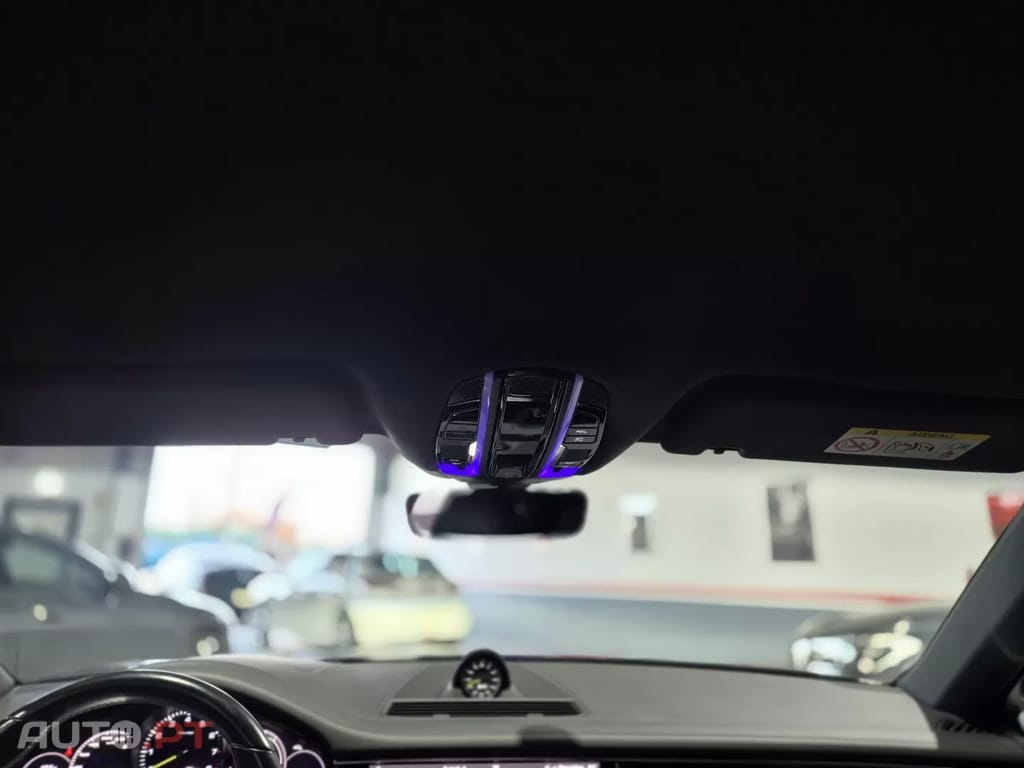 Porsche Panamera 4 E-Hybrid