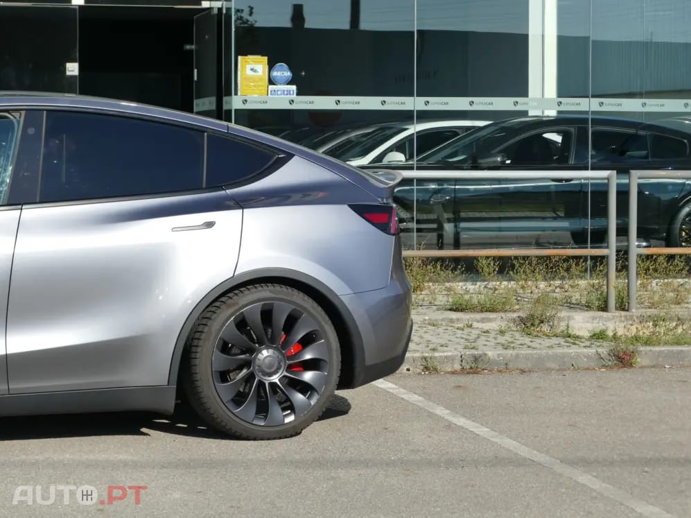 Tesla Model Y Performance Tração Integral
