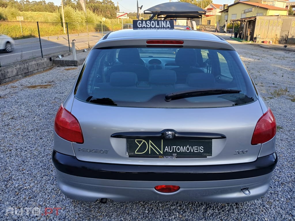 Peugeot 206 1.0 XR