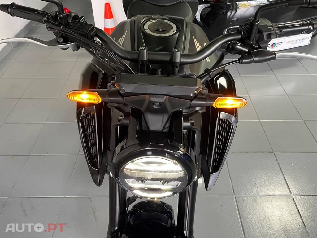 Honda CB 125 R