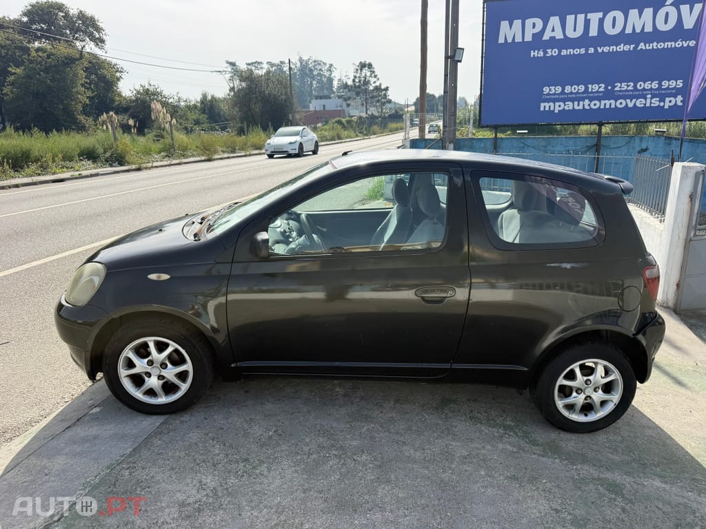 Toyota Yaris 1.0 Base C/Radio