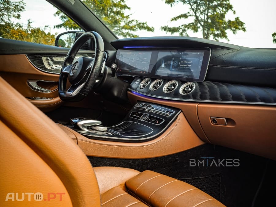 Mercedes-Benz E 220 Coupé E 220 4MATIC