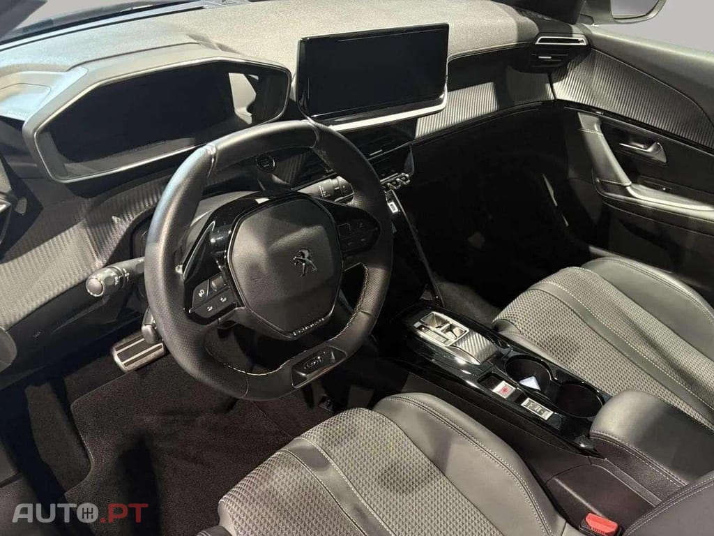 Peugeot E-2008 GT