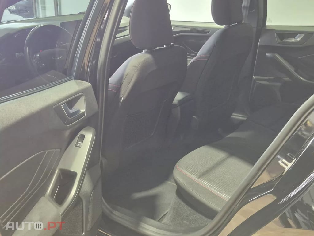 Ford Focus SW 1.0 EcoBoost MHEV ST-Line