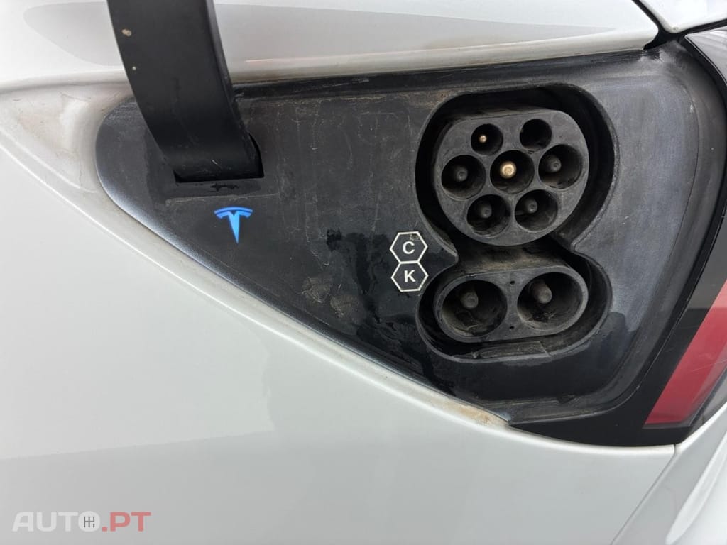 Tesla Model 3 Long-Range Dual Motor AWD