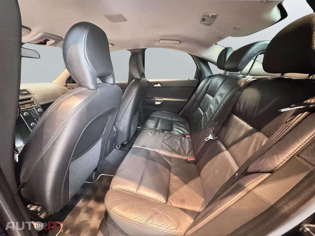 Volvo S40 1.6D R DESIGN 