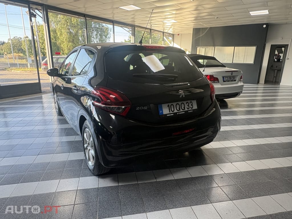 Peugeot 208 1.2 PureTech Signature