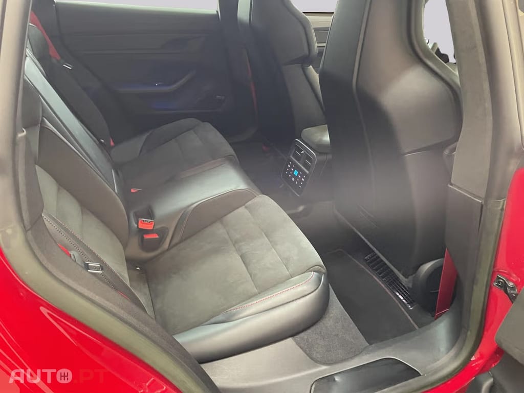 Porsche Taycan GTS I.V.A DEDUTIVEL