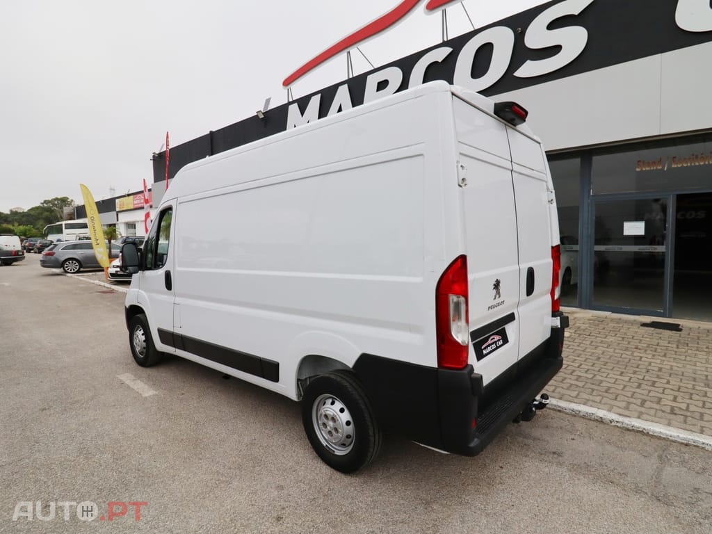 Peugeot Boxer 2.0 BlueHDi 330 L2H2 Premium