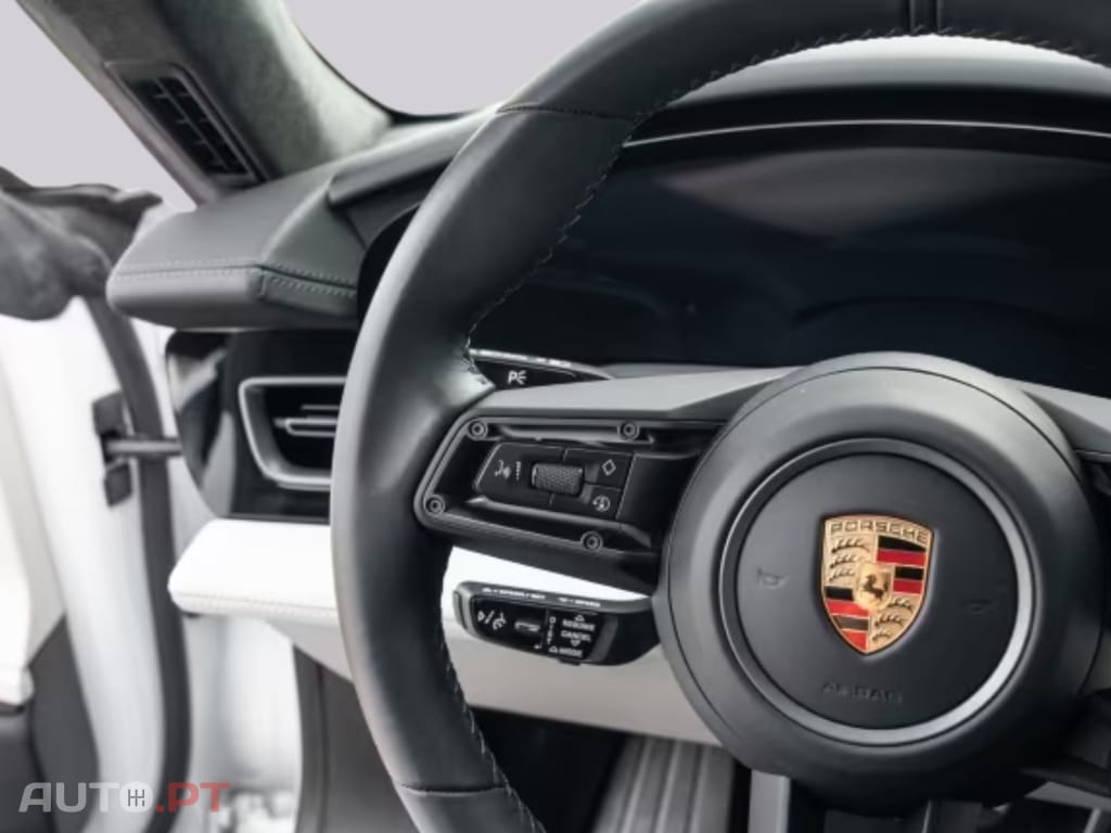 Porsche Taycan I.V.A DEDUTIVEL GTS 