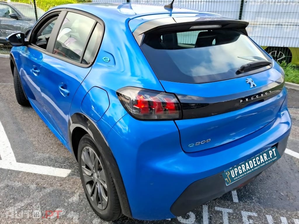 Peugeot E-208 50 kWh Style