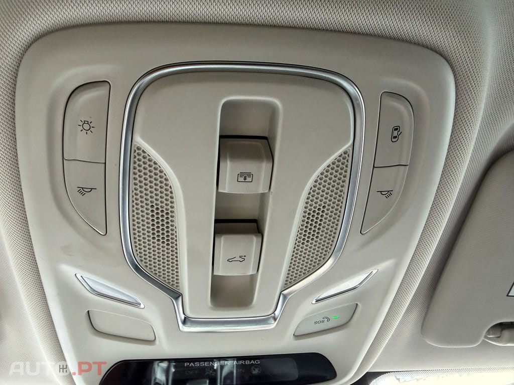 MG EHS PHEV Hybrid Luxury