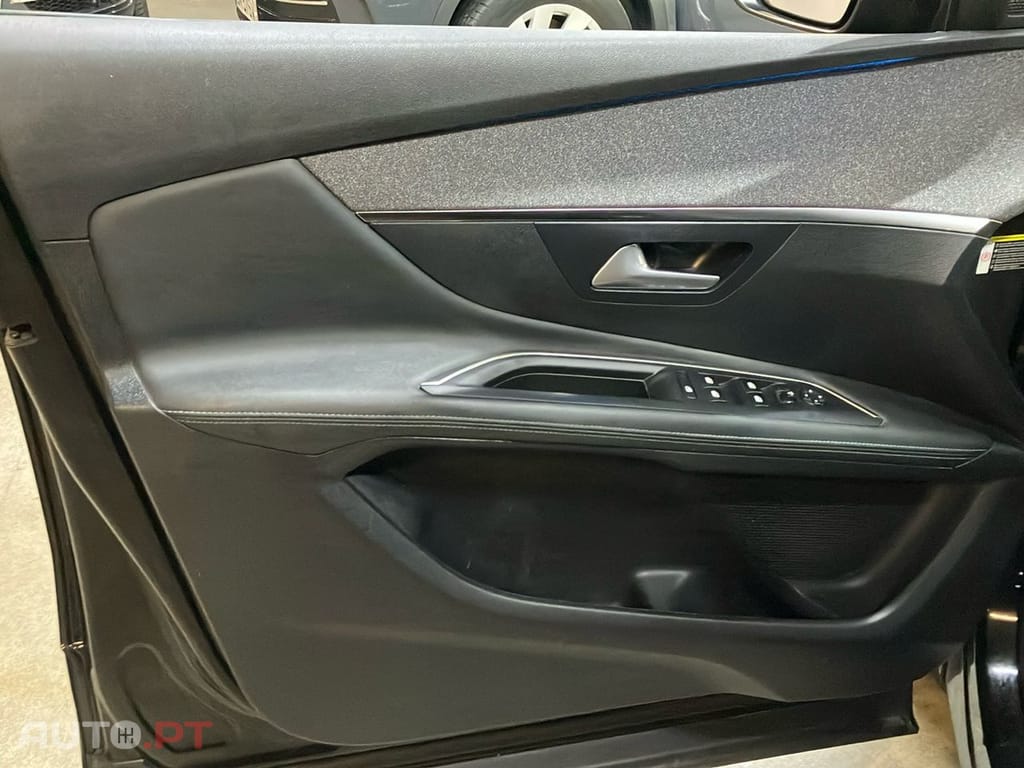 Peugeot 3008 1.5 BlueHDi Allure EAT8