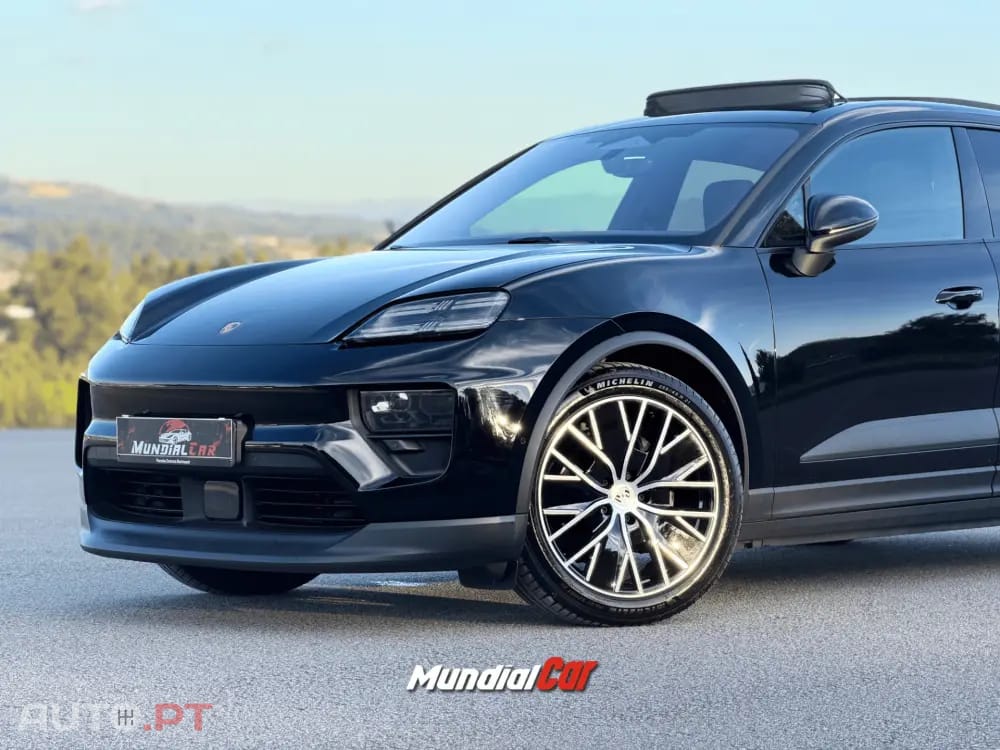 Porsche Macan Electric 4