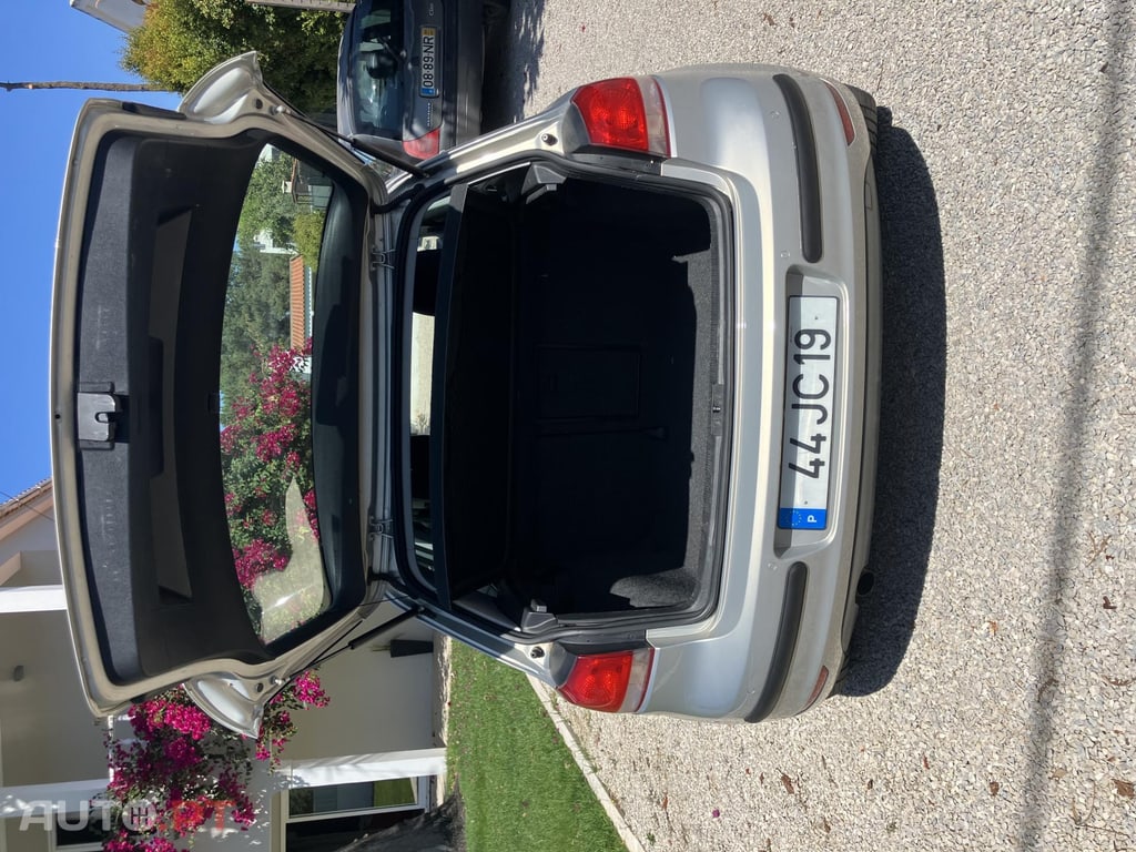 Volkswagen Golf 1.6 TDI confortline DSG