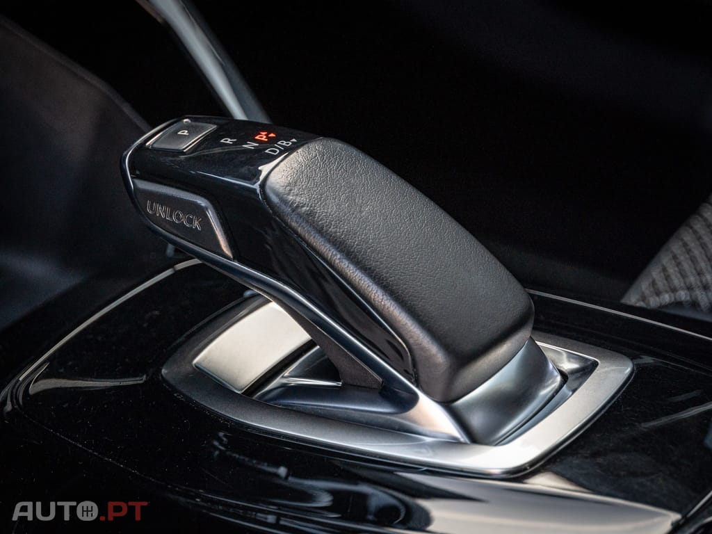 Peugeot E-2008 50 kWh GT