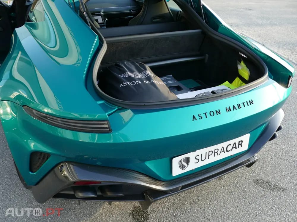 Aston Martin Vantage Coupé V8