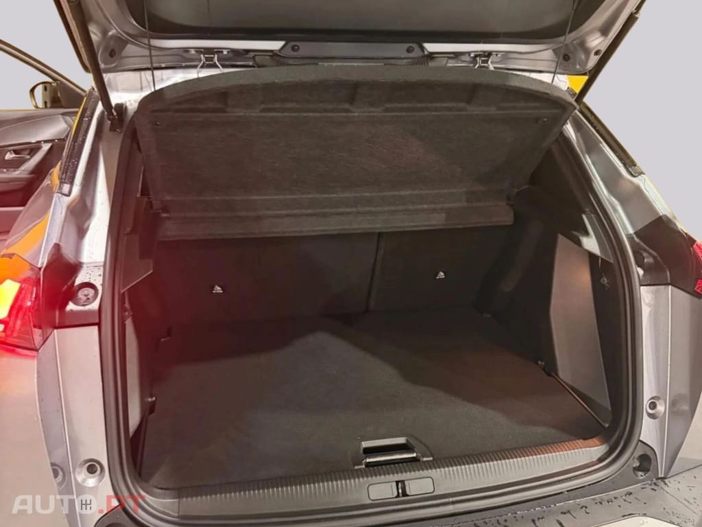 Peugeot E-2008 Allure 50 kWh