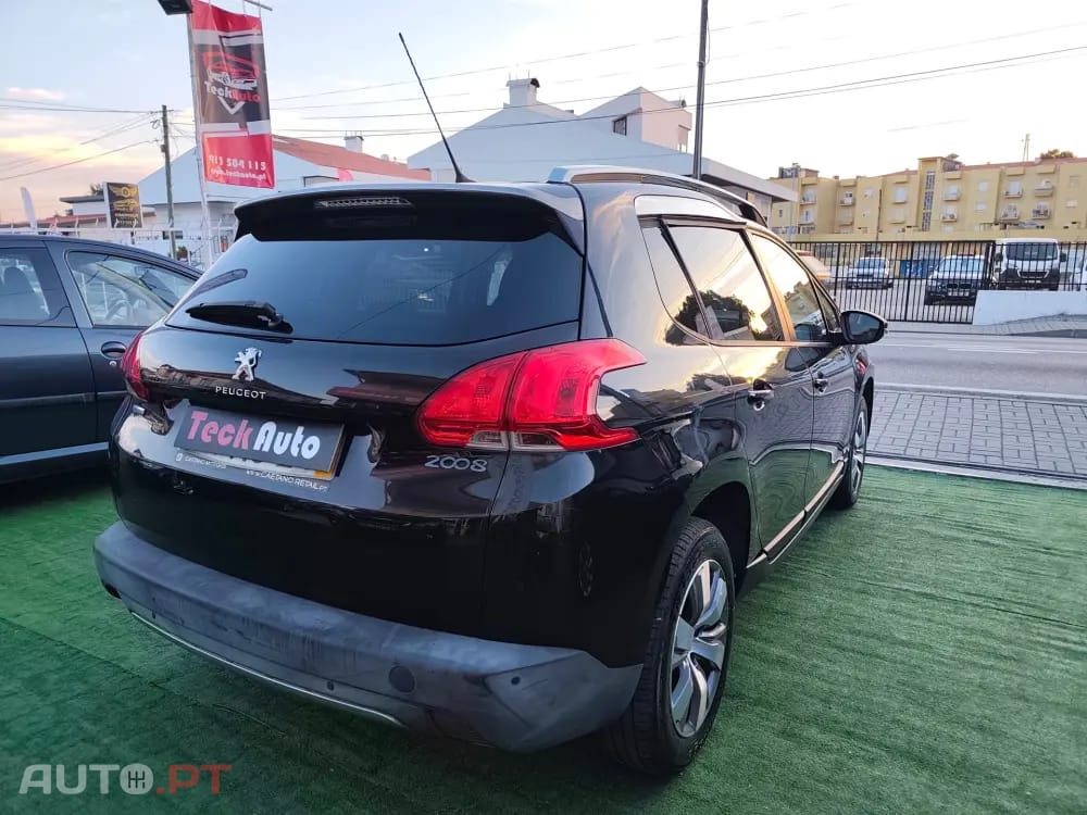 Peugeot 2008 1.2 PureTech Style