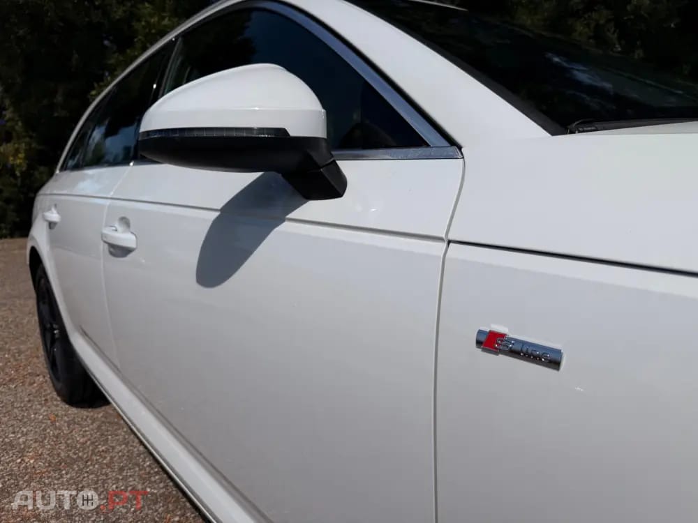Audi A4 Avant 2.0 TDI DPF S line Sport Pack